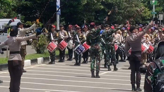 Suasana gladi bersih pembukaan Latsitardanus XLIV 2024 di Lapangan Merdeka Balikpapan, Sabtu (4/5/2024).