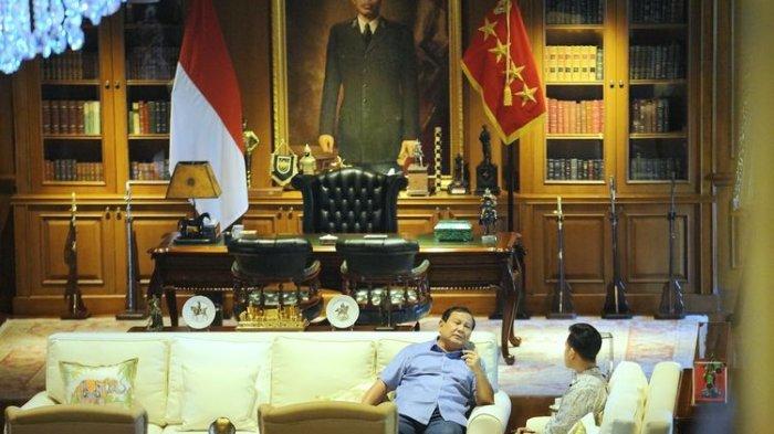 KABINET PRABOWO-GIBRAN - Wakil presiden terpilih Gibran Rakabuming Raka mendatangi kediaman presiden terpilih Prabowo Subianto di kediaman Prabowo di Hambalang, Kabupaten Bogor, Jawa Barat, pada Sabtu (8/6/2024).