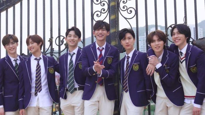 QUOTES PERPISAHAN SEKOLAH - Quotes perpisahan sekolah yang menyentuh hati dan penuh makna serta menginspirasi, cocok diberikan kepada sahabat dan teman sekolah.