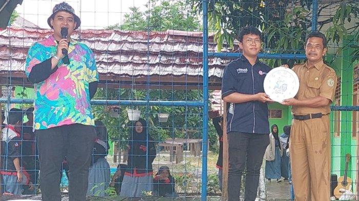menurut Herly Edi Nugraha SP.d selaku wakil kepala sekolah bidang kesiswaan ini menyambut positif adanya event otomotif tersebut.