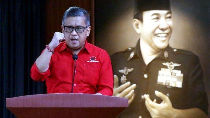 Sekretaris Jenderal PDI-P Hasto Kristiyanto saat membuka sekolah hukum di Sekolah Partai PDI-P, Lenteng Agung, Jakarta Selatan, Jumat (14/6/2024).