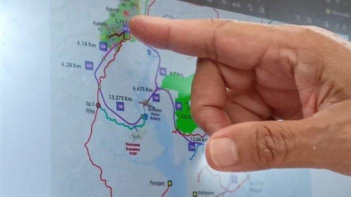 IKN KALTIM - Ketua Satuan Tugas (Satgas) Pelaksanaan Pembangunan Infrastruktur IKN Danis H Sumadilaga menjelaskan mengenai jaringan Jalan Tol IKN. Proyek jalan tol IKN termasuk salah satu yang terkendala pembebasan lahan. Kini, nasib warga terdampak IKN Kaltim semakin terlihat. Plt Kepala Otorita pastikan akan direlokasi. Warga bebas memilih rumah tapak atau apartemen.