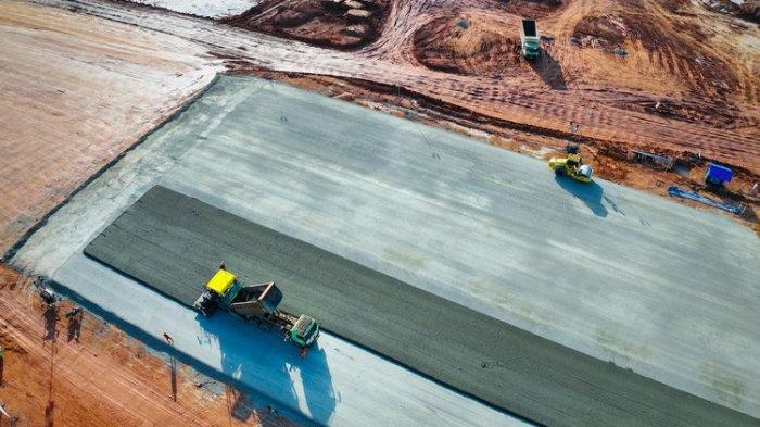 Pengaspalan perdana Bandara VVIP IKN atau Nusantara Airport
