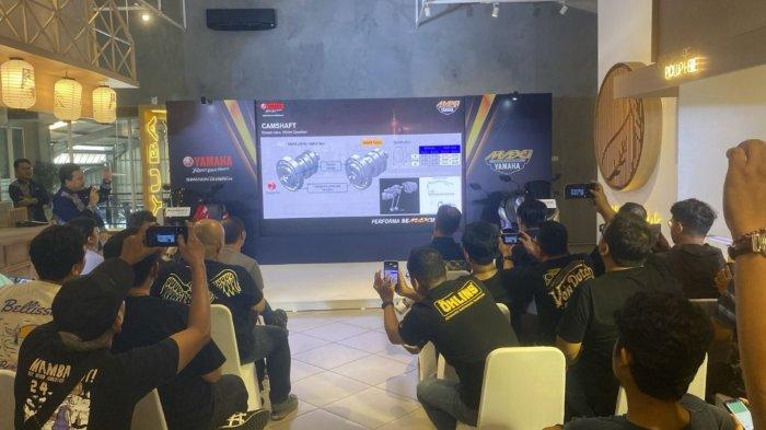 Pengenalan Mesin Yamaha NMax Turbo kepada awak media yang berlangsung pada Jumat (21/6) di Dealer Yamaha Mekar Motor, Cibinong, Jawa Barat.
