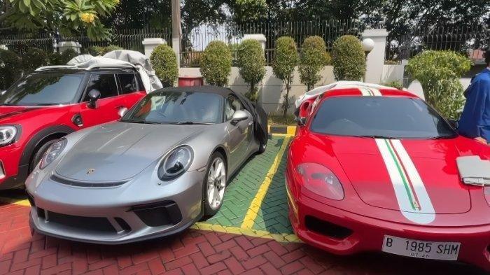 Barang bukti mobil mewah