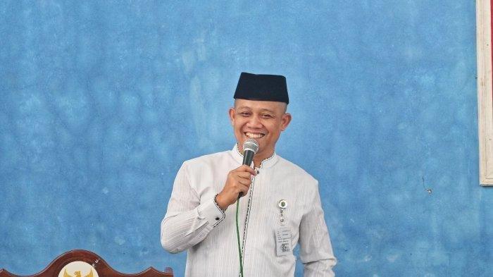 BUPATI KEBUMEN ARIF SUGIYANTO - Hasil survei Pilkada Kebumen 2024, Arif Sugiyanto raih elektabilitas terkuat.