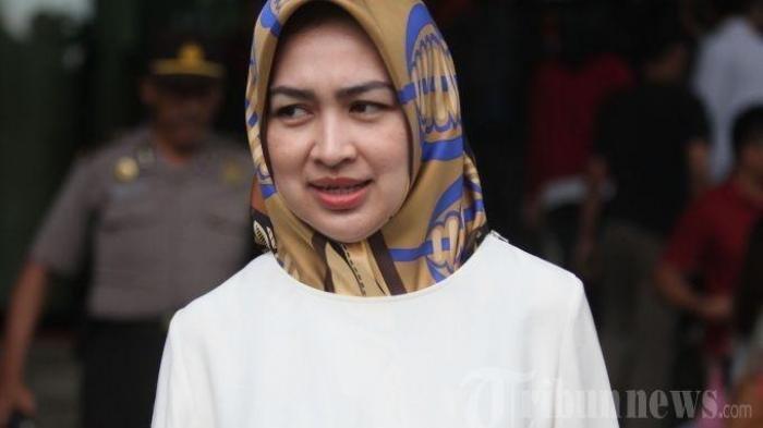 Airin Rachmi Diany, calon Gubernur Banten. Berikut hasil survei Pilkada Banten 2024, PDIP dan Golkar bakal berkoalisi usung Airin.