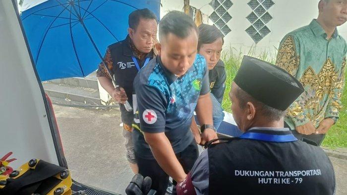PEMERIKSAAN SOPIR - Biddokes Polda Kaltim melakukan pemeriksaan kesehatan sopir bus VVIP. Hasil pemeriksaan kesehatan sopir bus yang akan membawa tamu VVIP Upacara HUT RI di IKN Kaltim. 5 sopir punya riwayat hipertensi