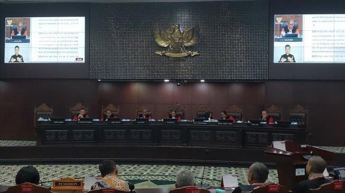 Mahkamah Konstitusi pastikan partai yang tak punya kursi di DPRD tetap bisa mengusung cagub dan cawagub di Pilkada.