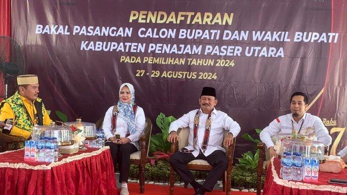Andi Harahap-Dayang Dona daftar ke KPU PPU. TRIBUNKALTIM.CO/NITA RAHAYU