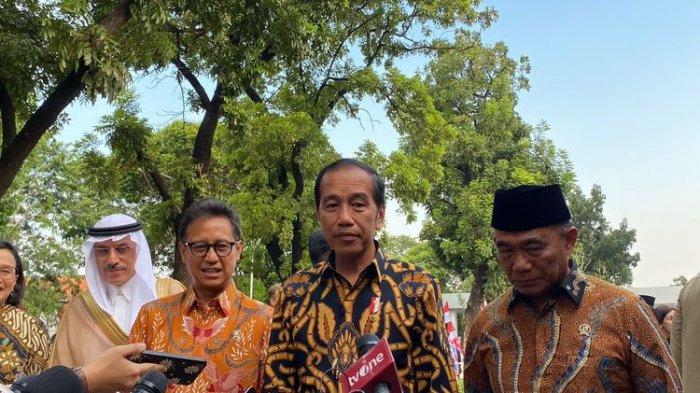 Presiden Joko Widodo usai meresmikan Gedung Pelayanan Kesehatan Respirasi Ibu dan Anak di Rumah Sakit (RS) Persahabatan, Jakarta Timur, Jumat (30/8/2024).
