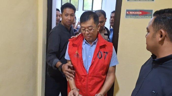 Toni Tamsil - Terdakwa kasus korupsi Timah Rp 300 T divonis 3 tahun dan denda Rp 5 ribu, ini perannya.