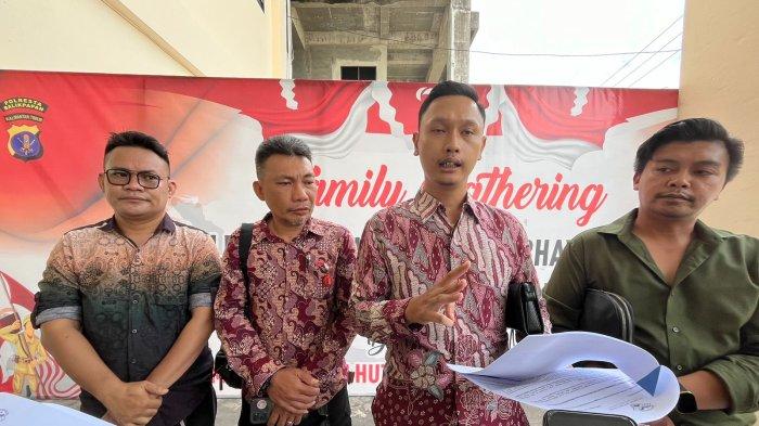 Tim kuasa hukum dari oknum dokter berinisial FT saat dijumpai di Mapolresta Balikpapan pada hari Jumat (6/9/2024).TRIBUNKALTIM.CO/DWI ARDIANTO