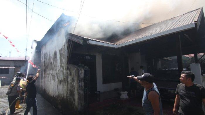 Kondisi TKP kebakaran yang berdampak terhadap salah satu rumah nomor 26 di Jalan Dua RT 20, Gunung Samarinda, Balikpapan Utara, Kota Balikpapan, Rabu (11/9/2024).TRIBUNKALTIM.CO/DWI ARDIANTO