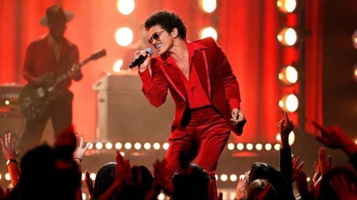 Bruno Mars. Jadwal open gate konser Bruno Mars di Jakarta 2024.