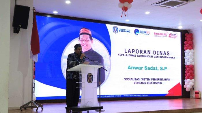 DIGITALISASI PEMKOT BONTANG - Kepala Dinas Kominfo Kota Bontang Anwar Sadat memberikan sambutan sebelum pelaksanaan sosialisasi SPBE, di Pendopo Walikota, Kota Bontang, Kalimantan Timur pada Kamis (12/9/2024). Wakil Walikota Bontang, Najirah juga menambahkan, Pemkot Bontang telah mencapai hasil evaluasi SPBE dengan indeks 2,83 pada tahun 2023 dan berharap ada peningkatan pada evaluasi tahun 2024.