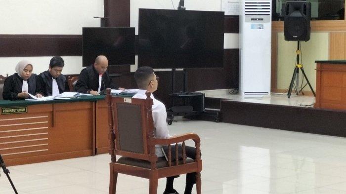 Yudha Arfandi saat menjalani sidang tuntutan kasus dugaan pembunuhan berencana terhadap Dante, anak Tamara Tyasmara di Pengadilan Negeri Jakarta Timur, Senin (23/9/2024).