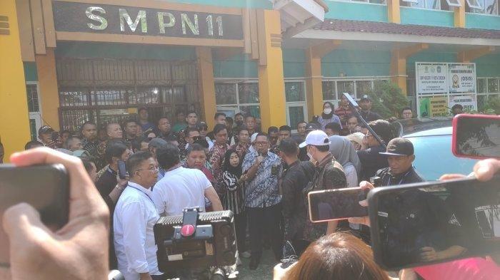 Sidang Peninjauan Kembali (PK) enam terpidana kasus kematian Vina dan Eki tahun 2016 kembali dilanjutkan dengan agenda sidang pemeriksaan setempat, Jumat (27/9/2024).