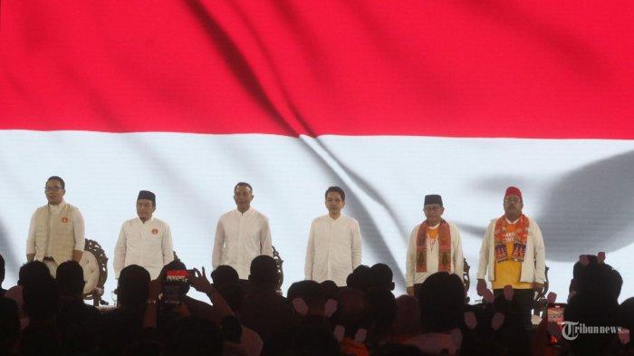 Komisi Pemilihan Umum (KPU) Jakarta menggelar debat perdana Calon Gubernur (Cagub) dan Calon Wakil Gubernur (Cawagub) Jakarta di Jiexpo Kemayoran, Jakarta Pusat, Minggu (6/10/2024). Adapun tiga paslon Pilkada Jakarta 2024 yang akan melaksanakan debat perdana Ridwan Kamil-Suswono, Dharma Pongrekun-Kun Wardana, dan Pramono Anung-Rano Karno.
