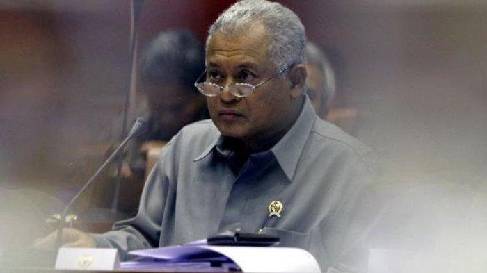 Purnomo Yusgiantoro di Gedung Parlemen, Senayan, Jakarta, Senin (7/3/2011).