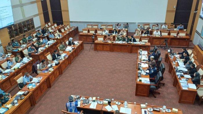 Gubernur Lembaga Ketahanan Nasional (Lemhannas) Ace Hasan Syadzily dalam Rapat Komisi I DPR RI, Jakarta, Rabu (13/11/2024).