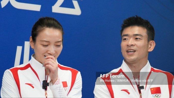 ZHENG SIWEI PENSIUN - Pemain badminton ganda campuran andalan China, Zheng Siwei/Huang Yaqiong usai meraih medali emas di Olimpiade Paris 2024. Trending Zheng Siwei umumkan pensiun. Ajang BWF World Tour Finals 2024 bakal jadi aksi terakhirnya bareng Huang Yaqiong.