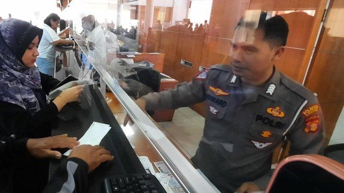 Ilustrasi pelayanan Samsat Samarinda di Jalan M. Yamin. Pemutihan pajak kendaraan bermotor di Kalimantan Timur berlaku hingga 31 Desember 2024.