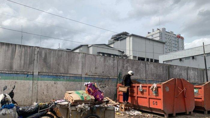 SAMPAH SAMARINDA - Pemkot Samarinda mulai fokus menyoroti persoalan sampah di Kota Samarinda, Kalimantan Timur. Selain mendorong solusi, DLH akui masih ada kendala di armada pengangkutan.