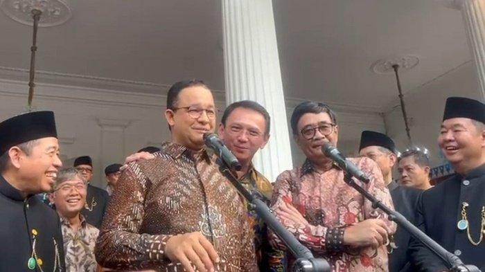 Dua Mantan Gubernur Jakarta Basuki Tjahja Purnama (Ahok) dan Anies Baswedan di Balai Kota Jakarta saat pertemuan mantan Gubernur Jakarta, Selasa (31/12/2024). Terlihat Ahok dengan santai merangkul Anies. Momen akrab Anies dan Ahok saat pertemuan mantan Gubernur Jakarta. Alasan Jokowi tidak hadir di pertemuan mantan Gubernur Jakarta tersebut.