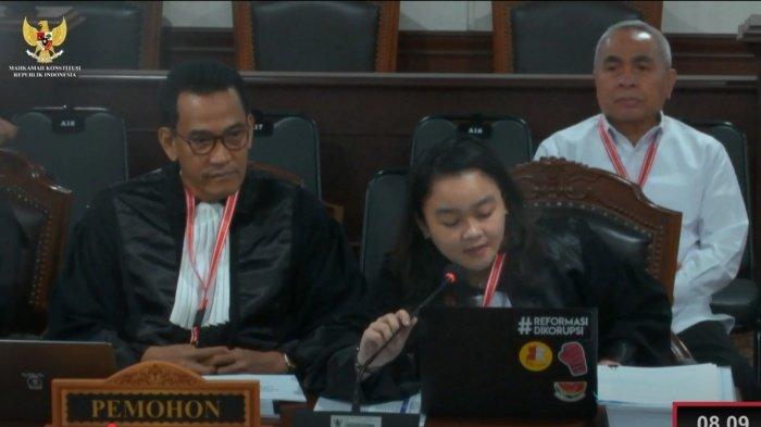 SIDANG MK SENGKETA PILKADA KALTIM 2024 - Calon Gubernur Kaltim di Pilkada 2024, Isran Noor didampingi kuasa hukumnya, Refly Harun hadir di sidang Mahkamah Konstitusi, Kamis (9/1/2025). Live Streaming Sidang MK Sengketa Pilkada Kaltim 2024