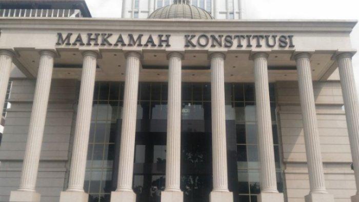 SENGKETA PILKADA KALTENG - Gedung Mahkamah Konstitusi.