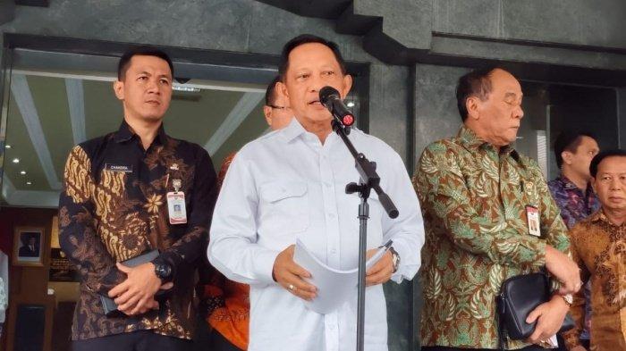 PELANTIKAN BUPATI 2025 - Menteri Dalam Negeri Tito Karnavian saat konferensi pers soal pembatalan pelantikan kepala daerah di Kantor Kemendagri, Jakarta, Jumat (31/1/2025).