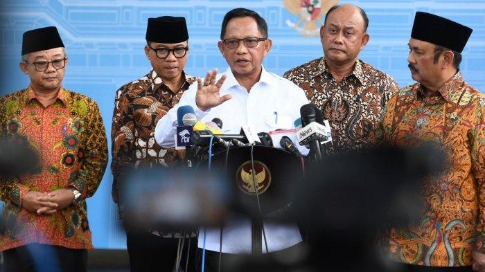 PELANTIKAN KEPALA DAERAH - Menteri Dalam Negeri (Mendagri) Tito Karnavian usai rapat bersama sejumlah menteri dan Presiden Prabowo Subianto di Istana Kepresidenan Jakarta, Jumat (17/1/2025). Cek kapan putusan dismissal MK. Simak jadwal pelantikan kepala daerah 2025 termasuk 7 walikota/bupati terpilih hasil Pilkada 2024 di Kalimantan Timur. (Dok. Biro Pers Sekretariat Presiden)