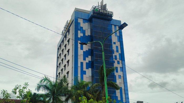 RSHD SAMARINDA DITUTUP - Rumah Sakit Haji Darjad (RSHD) Samarinda, Selasa (22/4/2025). Manajemen RSHD tidak bayar utang ke UTD PMI Kota Samarinda yang nilainya mencapai Rp 280 juta lebih sejak Januari hingga Desember 2024.