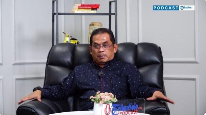 SIDANG IJAZAH JOKOWI - Penggugat ijazah Jokowi, Muhammad Taufiq saat wawancara eksklusif yang ditayangkan di YouTube Tribun Solo, Selasa (22/4/2025). Alasan penggugat minta Jokowi hadiri mediasi sidang gugatan ijazah. Guru Besar UNS jadi mediator. (Tangkap layar YouTube Tribun Solo)