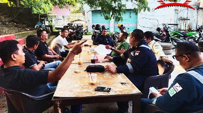 MAY DAY 2025 - Pengurus Serikat Pekerja Garda Borneo Bersatu (SP GBB) yang bernaung di bawah Federasi Serikat Pekerja Nusantara Bersatu (FSPNB) melakukan konsolidasi terkait tuntutan mereka dalam peringatan Hari Buruh Internasional atau May Day 2025.