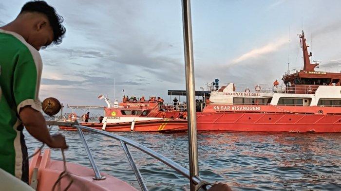 KMP MUCHLISA TENGGELAM - Operasi SAR Gabungan pencarian korban KMP Muchlisa yang tenggelam di kawasan Teluk Balikpapan-Penajam, Senin (5/5/2025). Pada saat kejadian, KMP Muchlisa mengangkut 44 orang saat kejadian, terdiri dari 21 Anak Buah Kapal (ABK) dan 23 penumpang on board (POB). Identitas 2 ABK KMP Muchlisa yang belum ditemukan. Tim SAR Gabungan lanjutkan pencarian hari ini, Selasa (7/5/2025). (HO/BPBD PPU)
