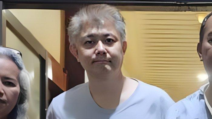 CHARLIE CHANDRA DITANGKAP - Charlie Chandra bersama Tim Kuasa Hukum dari LQ Indonesia Lawfirm di Mapolda Banten, Banten pada Jumat (3/5/2024) silam. Sosok Charlie Chandra yang videonya saat ditangkap Polda Banten menjadi viral. Charlie Chandra disebut sebagai korbang pengembang PIK 2. (WARTAKOTA LIVE)