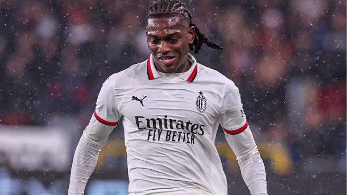 HASIL LIGA ITALIA - Potret Rafael Leao, pemain AC Milan. Rafael Leao bantu AC Milan menang comeback dari Genoa, kans main di kompetisi Eropa masih terjaga (Instagram/acmilan)
