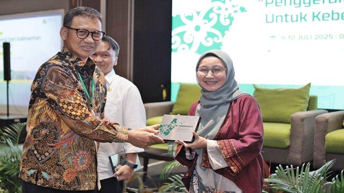SUMBER ENERGI KALIMANTAN - Sekretaris Direktorat Jenderal Mineral dan Batubara (Sesditjen Minerba) Kementerian ESDM, Siti Sumilah Rita Susilawati saat Roadshow Edisi Kalimantan oleh Asosiasi Pertambangan Batubara Indonesia atau Indonesian Coal Mining Association (APBI/ ICMA) di Hotel Fugo, Kota Samarinda, Rabu (9/7/2025) menekankan terkait kepentingan ekonomi dan lingkungan batubara.
