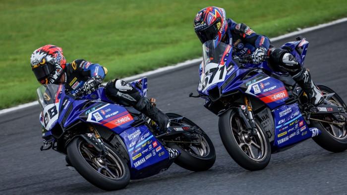 Aksi Candra Hermawan No.88 dalam ARRC AP 250 di Sirkuit Motegi Jepang menjadi saksi bangkitnya lagi tim Yamaha Racing Indonesia yang berhasil meraih podium 3.