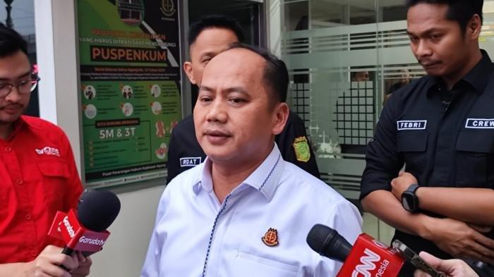 VONIS TOM LEMBONG - Kapuspenkum Kejaksaan Agung Anang Supriatna merespons vonis 4,5 tahun penjara terhadap Tom Lembong, Sabtu (19/7/2025). Pihaknya mengaku masih pikir-pikir mengajukan banding.(Tribunnews.com/Fahmi Ramadhan)