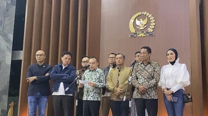 ABOLISI DAN AMNESTI - Wakil Ketua DPR RI Sufmi Dasco Ahmad menyampaikan, surat pertama menyangkut permintaan pertimbangan abolisi untuk terpidana kasus korupsi Thomas Trikasih Lembong atau Tom Lembong dan amnesti untuk Hasto Kristiyanto, Kamis (31/7/2025). (Tribunnews.com/ Igman Ibrahim)