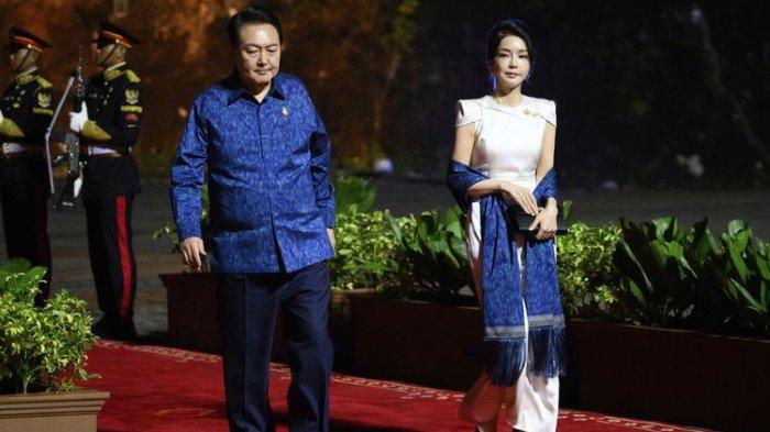 Presiden Korea Selatan Yoon Suk-yeol dan Ibu Negara Kim Keon-hee di KTT G20, Bali.