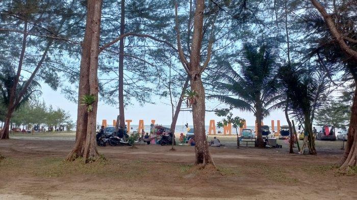 Pantai Lamaru, Kota Balikpapan, Kalimantan Timur pada Minggu 21 Agustus 2022 siang.