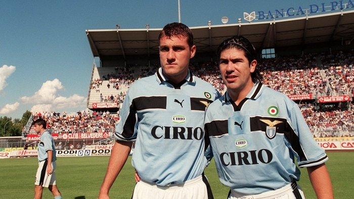 Christian Vieri bersama Marcelo Salas saat membela Lazio pada musim 1998/1999. Duet penyerang yang paling ditakuti kala itu.