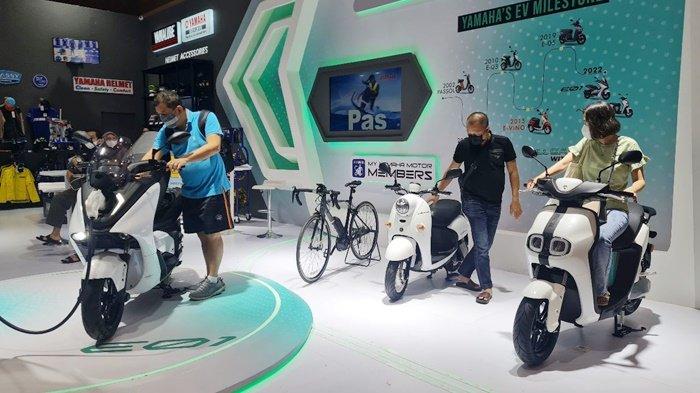 IIMS 2024 - (ilustrasi) Jajaran kendaraan listrik di booth Yamaha pada ajang IIMS 2023 sukses menjadi magnet yang banyak menarik minat para pengunjung untuk datang.