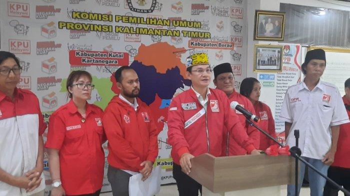 Ketua DPW PSI Kaltim, Decky Samuel optimis partainya busa meraih kursi di parlemen dan membentuk fraksi.