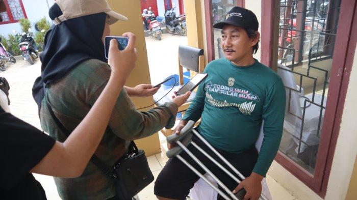 Seorang peserta Coding Difabel, Suprapto di sela-sela pelatihan dunia digital.