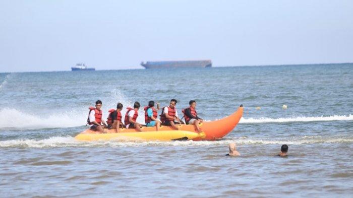 Suasana Pantai Manggar Balikpapan yang membludak di hari ketiga lebaran, Rabu (4/5/2022). TRIBUNKALTIM.CO/DWI ARDIANTO
